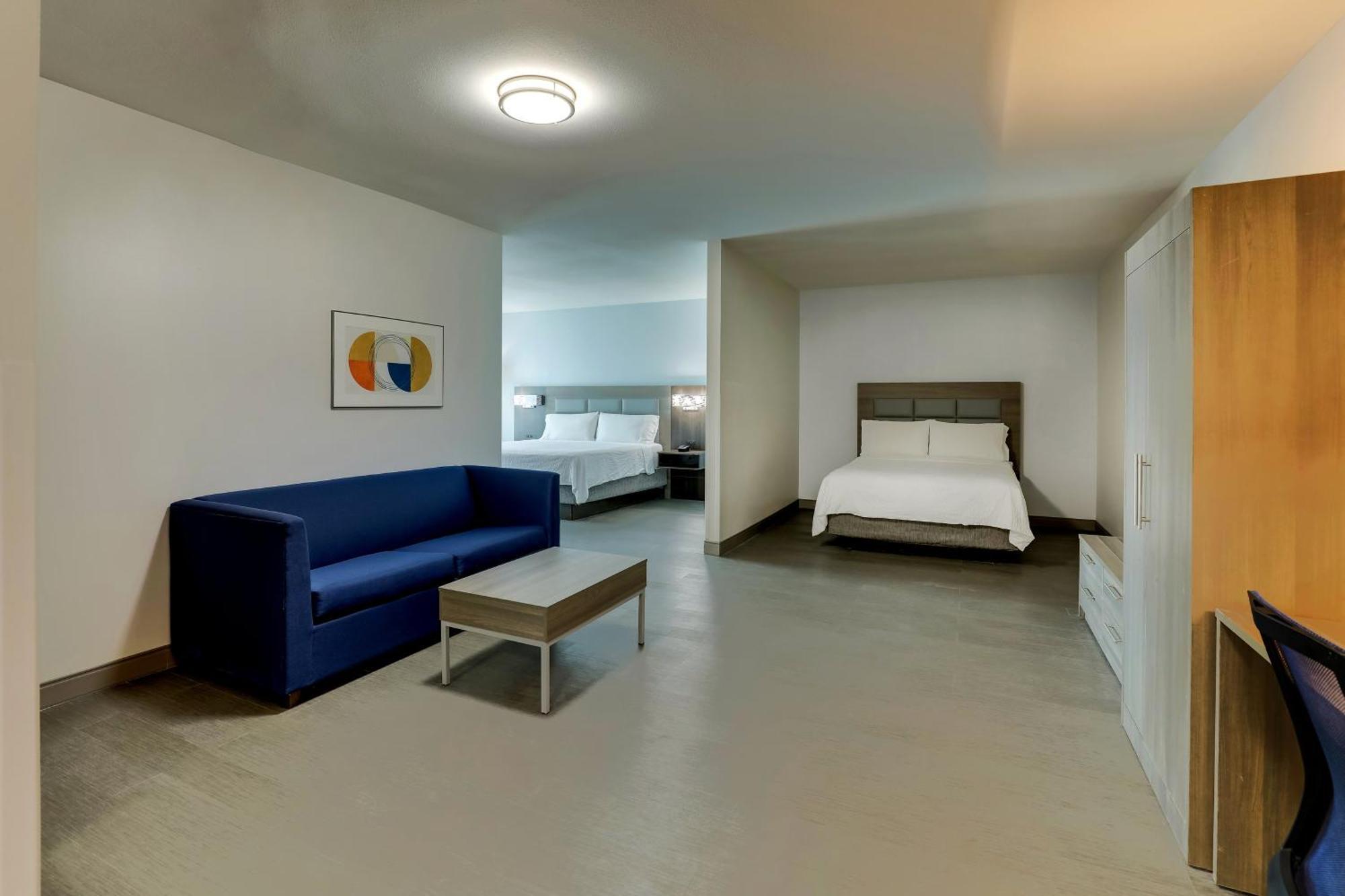 Holiday Inn Express Hotel & Suites Richmond By Ihg Exterior photo