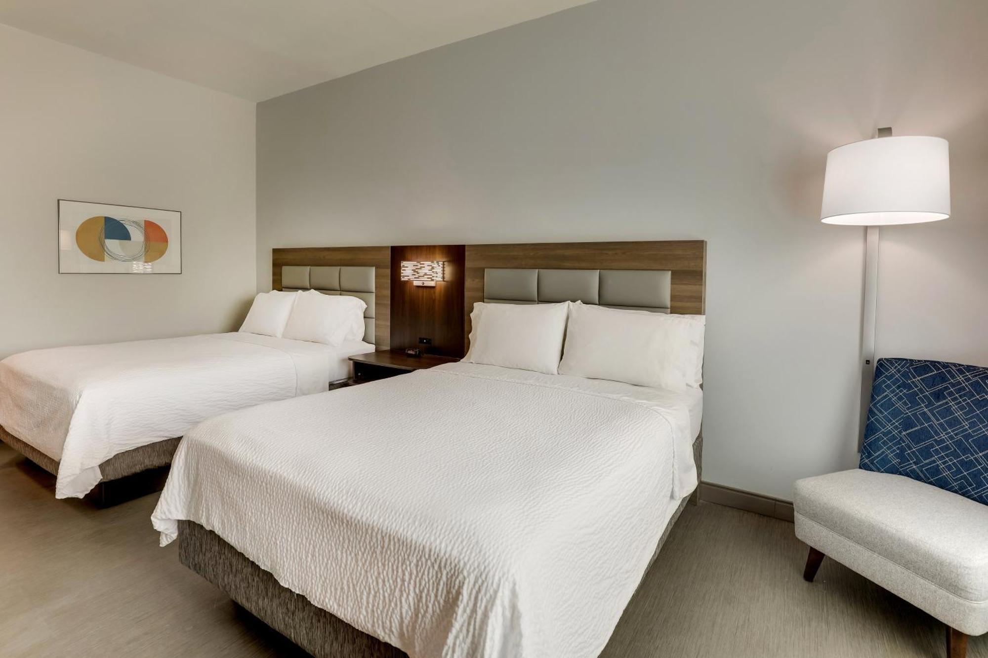 Holiday Inn Express Hotel & Suites Richmond By Ihg Exterior photo