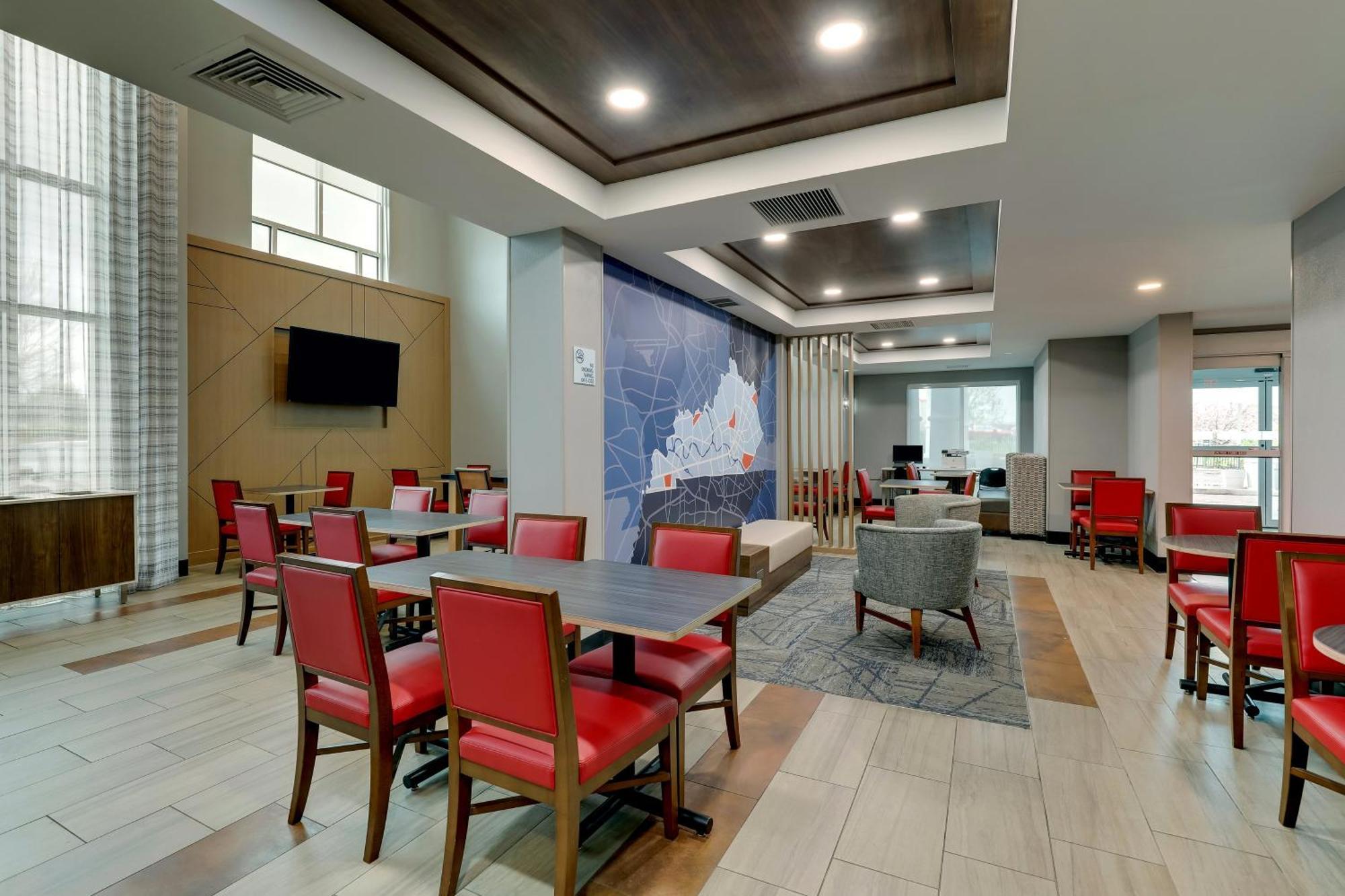 Holiday Inn Express Hotel & Suites Richmond By Ihg Exterior photo
