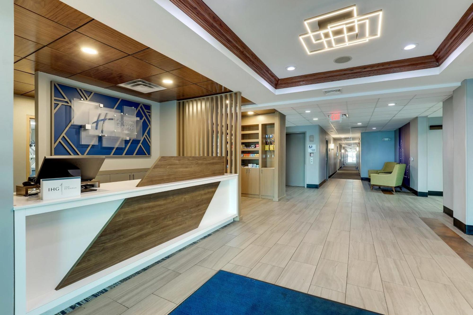 Holiday Inn Express Hotel & Suites Richmond By Ihg Exterior photo