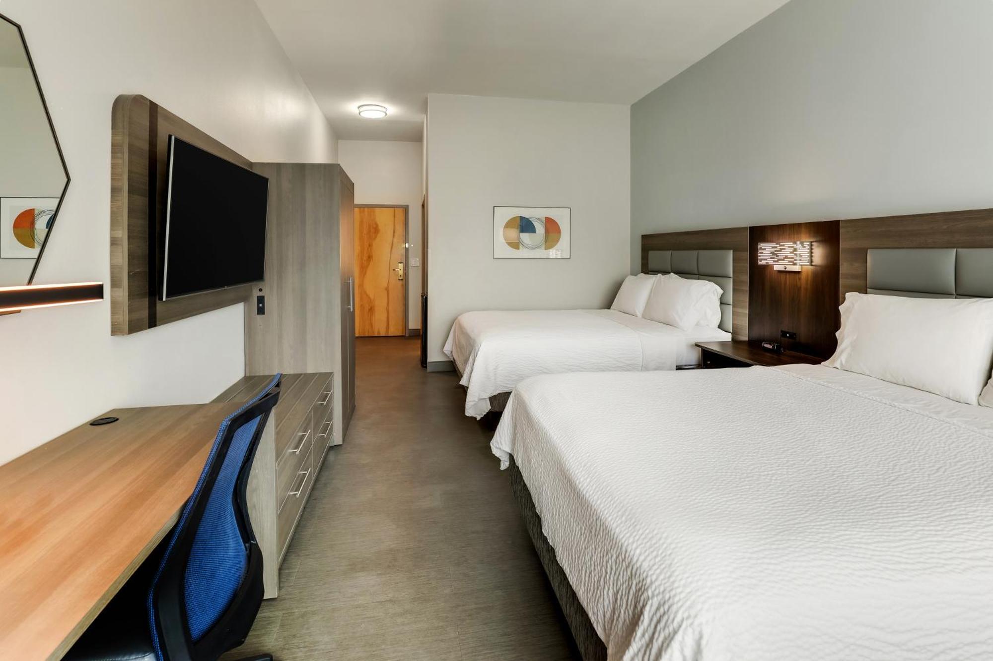 Holiday Inn Express Hotel & Suites Richmond By Ihg Exterior photo