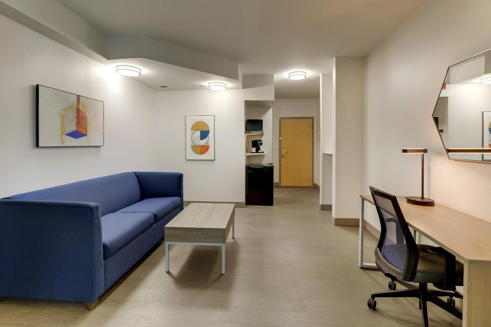 Holiday Inn Express Hotel & Suites Richmond By Ihg Exterior photo